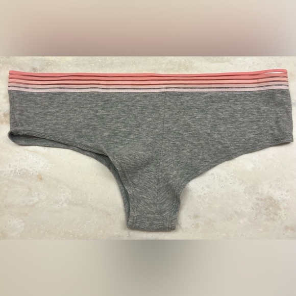 Pink Panties - Picture 4 of 8